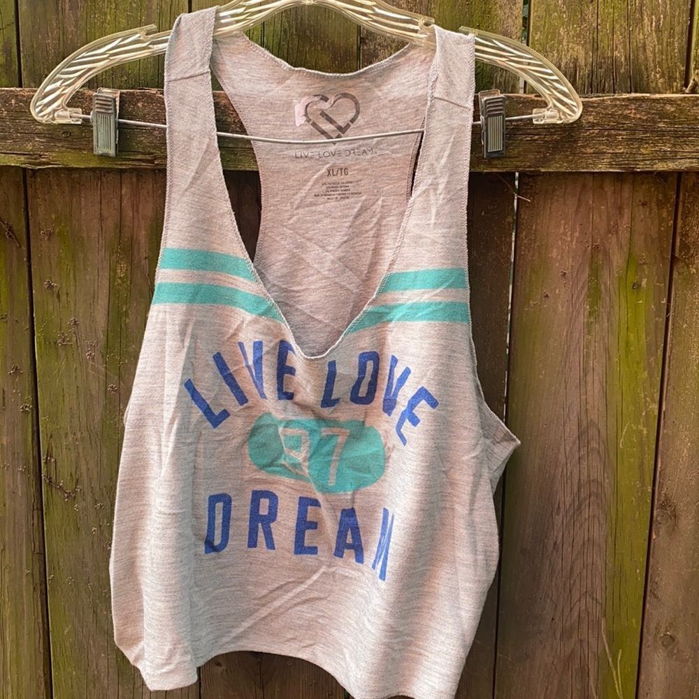 Live Love Dream crop top sz. XL